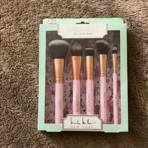 Nicole Miller Flawless Face Makeup Brush Set
